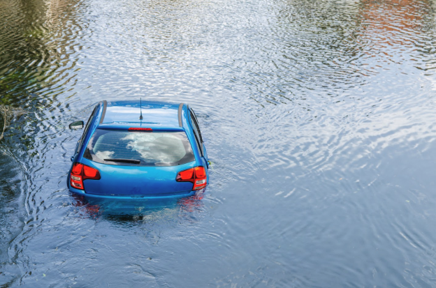 Sixty Seconds: What Experts Actually Want You to Do If Your Car Sinks